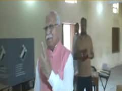Haryana CM Manohar Lal Khattar casts his vote in Karnal