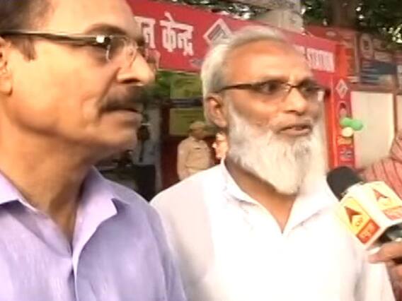 Lucknow residents queue up, say 'pehle matdaan, phir jal-paan'