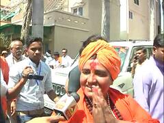 Wo kya jane jinke andar sanskar nahi hain: Sadhvi on Swara Bhaskar