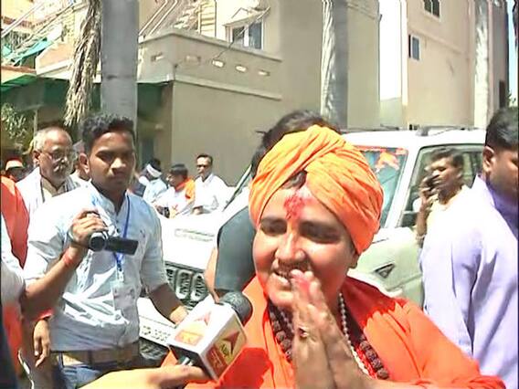 Wo kya jane jinke andar sanskar nahi hain: Sadhvi on Swara Bhaskar