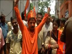 Election Results 2019: कोलकाता में 'जय श्रीराम' के नारे के साथ बीजेपी समर्थक मना रहे हैं जश्न