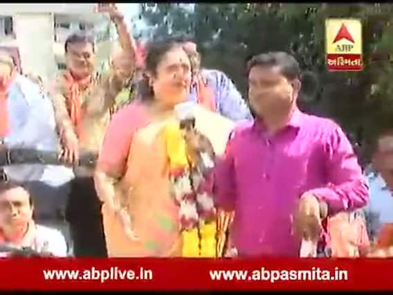 સુરત બેઠક જીત્યા બાદ બીજેપી ઉમેદવાર દર્શનાબેને શું આપી પહેલી પ્રતિક્રિયા, જુઓ વીડિયો