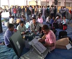 রাত পোহালেই উত্তর ২৪ পরগনার তিন এবং দক্ষিণ ২৪ পরগনার চারটি আসনে ভোটগ্রহণ, কোনও অশান্তি বরদাস্ত নয়, রাজ্যের সিইও-কে নির্দেশ উপনির্বাচন কমিশনারের