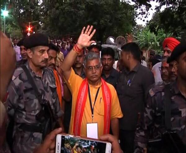 Lok Sabha Election 2019: Dilip Ghosh reacts on BJP's astonishing victory in Bengal   ‘মানুষ অত্যাচারী তৃণমূল সরকারকে সরানোর সুযোগ খুঁজছিলেন, আমরা কেবল সেই সুযোগটাই করে দিয়েছি’, বললেন দিলীপ ঘোষ