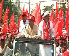 নেপালদেব ভট্টাচার্যের সমর্থনে দমদম লোকসভা কেন্দ্রে রোড শো, ‘ভোট হলে জিতবে সিপিএম’ বলছেন সীতারাম ইয়েচুরি 