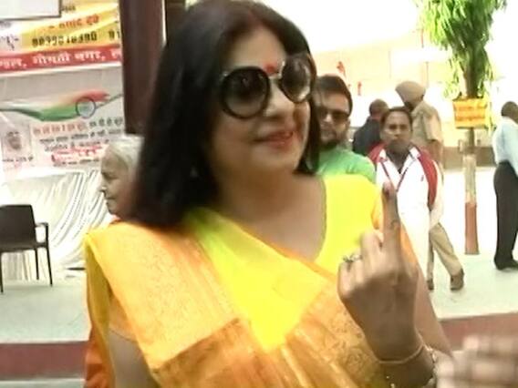 Folk singer Malini Awasthi casts her vote, also appeals people to vote