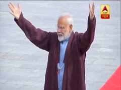 केदारनाथ: गुफा से बाहर निकले पीएम मोदी, शिव भक्तों के साथ लगाए 'हर हर महादेव' के जयकारे