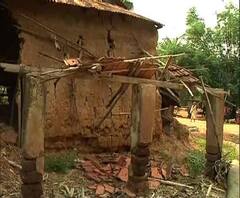 ভোট পেরিয়ে গেলেও চাপা আতঙ্ক গড়বেতার বড়ডিহা গ্রামে, বাড়ি ছেড়ে পলাতক গ্রামবাসীদের একাংশ