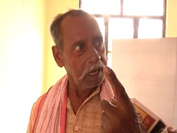 Amethi resident casts his vote on development basis