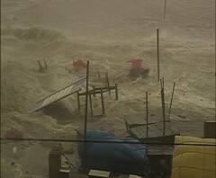 আসছে ‘ফণী’, সতর্ক বাংলা, কলকাতা সহ দক্ষিণবঙ্গে ভারী বৃষ্টির সতর্কবার্তা, স্তব্ধ উড়ান, বাতিল ট্রেন, দেখুন আরও খবর- ফটাফট 