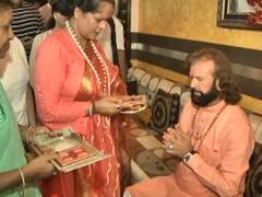 Hans Raj Hans offers prayers, says 'the feeling is good'