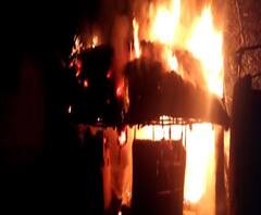 ইলামবাজারের তৃণমূল-সিপিএম সংঘর্ষ, বাড়িতে আগুন