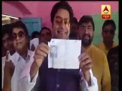 बॉलीवुड स्टार आशुतोष राणा ने नरसिंहपुर में डाला वोट, बचपन की यादें को किया साझा