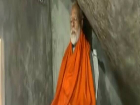 PM Modi offers prayers at Kedarnath | Panchnama (18.05.2019)