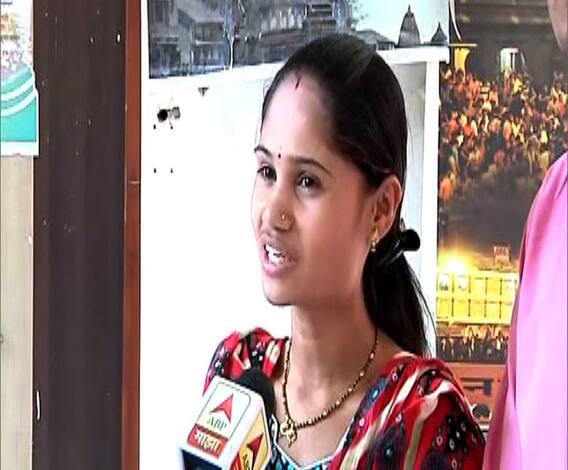 Dashing Lady Nashik | नाशिकच्या डॅशिंग लेडीचं धाडस, चाकुच्या धाकाला न घाबरता चोरट्याला इंगा | ABP Majha 