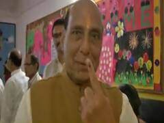 Rajnath Singh casts his vote in Lucknow along with his family 