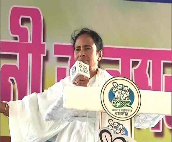 বাংলায় কেন ১০০ শতাংশ কেন্দ্রীয় বাহিনী? নির্বাচন কমিশনের সিদ্ধান্ত নিয়ে প্রশ্ন মমতার Lok Sabha Election 2019 - Kaar Dokhole Delhi - Mamata questions justification behind EC decision of deploying 100 pc central forces in Bengal বাংলায় কেন ১০০ শতাংশ কেন্দ্রীয় বাহিনী? নির্বাচন কমিশনের সিদ্ধান্ত নিয়ে প্রশ্ন মমতার