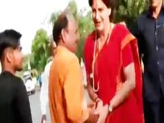 प्रियंका गांधी ने 'मोदी-मोदी' के नारे लगाने वालों से मिलाया हाथ, वीडियो वायरल, देखिए क्या है सच्चाई