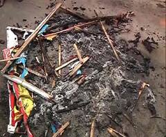 পাটুলিতে বিকাশরঞ্জন ভট্টাচার্যর প্রচার সভার পর সিপিএমের ফ্লেক্স ও পতাকা পুড়িয়ে দেওয়ার অভিযোগ তৃণমূলের বিরুদ্ধে