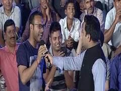 ABP Exit Poll: एग्जिट पोल के नतीजों को लेकर दिल्ली के कनॉट प्लेस पर जनता और नेताओं के बीच खुली चर्चा