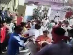 BJP, SP workers end up fighting with each other in Chandauli