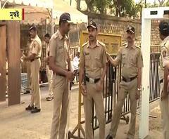 মুম্বইয়ে ভোট গণনা কেন্দ্রের বাইরের ছবি, দেখে নেব