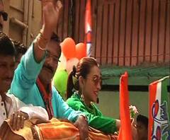 যাদবপুর-টালিগঞ্জ এলাকায় রবিবাসরীয় প্রচারে মিমি-অরূপ, এই কেন্দ্রে অতীতে কী হয়েছে তা নিয়ে ভাবছি না, মন্তব্য মিমির