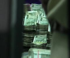 শেষ দফার নির্বাচনের আগে দুর্গাপুর ও সল্ট লেক থেকে বিপুল টাকা উদ্ধার, ভোটের সঙ্গে যোগ আছে কি না, খতিয়ে দেখছে পুলিশ