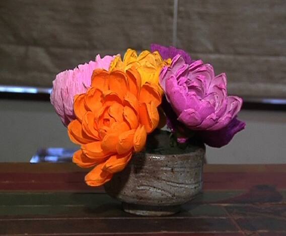 Crafts | अशी बनवा कागदापासून फुलं | व्हा क्रिएटिव्ह | घे भरारी | ABP Majha