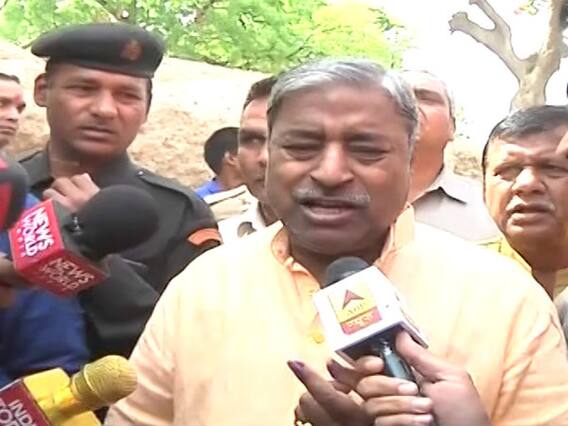 BJP leader Vinay Katiyar casts vote, says gathbandhan is no longer together