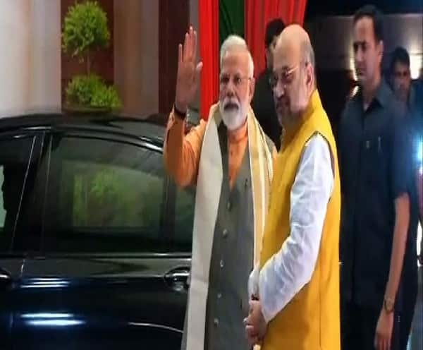 Lok Sabha Election 2019: Kaar Dokhole Delhi: Narendra Modi, Amit Shah tweet বিপুল ভোটে জিতে ফের সরকার গড়ছে বিজেপি, টুইট করলেন নরেন্দ্র মোদী ও অমিত শাহ