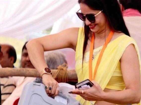 Lok Sabha Elections 2019: All about the viral woman in yellow saree