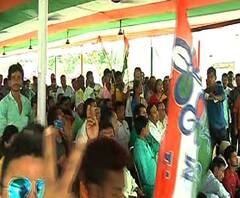 কৃষ্ণনগরে এগিয়ে তৃণমূল প্রার্থী মহুয়া মৈত্র, দেখে নেব সমর্থকদের উল্লাসের ছবি