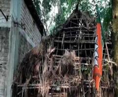 পশ্চিম মেদিনীপুরের দাঁতনের খণ্ডরুই গ্রামে বিজেপি কর্মীর বাড়িতে আগুন লাগিয়ে দেওয়ার অভিযোগ তৃণমূলের বিরুদ্ধে