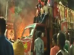 Scuffle between TMC student activists and BJP workers during Shah's roadshow