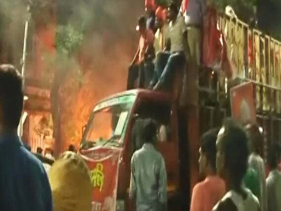 Scuffle between TMC student activists and BJP workers during Shah's roadshow