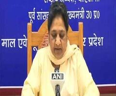 তৃণমূলনেত্রীর পাশে মায়াবতী, প্রশ্ন নির্বাচন কমিশনের নিরপেক্ষতা নিয়ে