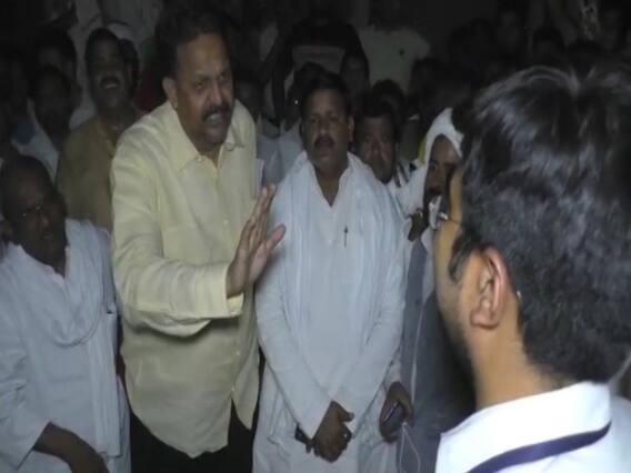 Afzal Ansari alleges EVM swap, stages protest