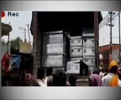 ইভিএম বদলের আশঙ্কায় বিক্ষোভ, পাহারায় তৃণমূল, উদ্বিগ্ন প্রণব, আশ্বাস কমিশনের, দেখুন আরও খবর - ফটাফট 