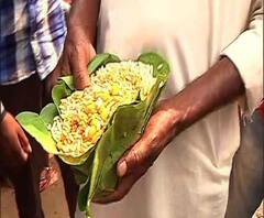 বলরামপুরে বিজেপির ক্যাম্প অফিস থেকে মুড়ি ঘুগনি বিলি করে ভোটারদের প্রভাবিত করার অভিযোগ