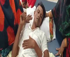 প্রায় ১৮ ঘণ্টা রোগীকে ফেলা রাখার অভিযোগে সুপারের ঘরের সামনে বিক্ষোভ পরিজনদের, গাফিলতি অস্বীকার হাসপাতাল কর্তৃপক্ষের