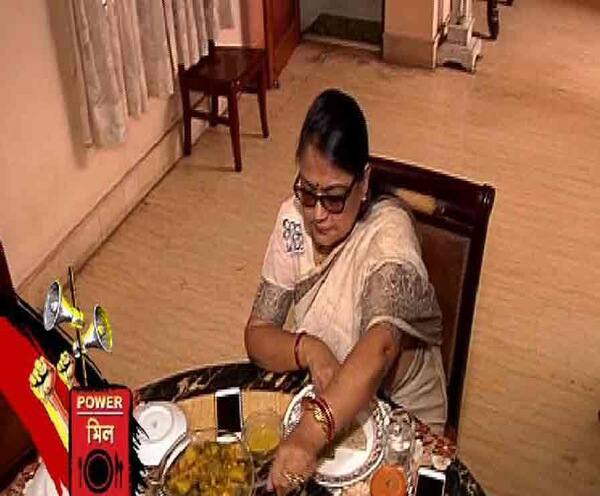 Lok sabha Election 2019 - POWER MEAL of Kakali Ghosh Dastidar কাকলি ঘোষ দস্তিদারের পাওয়ার মিল: সকালে চা খেয়ে দিন শুরু, দুপুরে রুটি, শুক্তো, ডাল, তরকারি, চাটনি, টক দই, ডিনারে রুটি-মাছ-স্যুপ