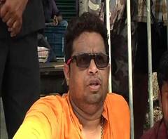 বিষ্ণুপুর লোকসভা কেন্দ্রের ১০০ শতাংশ বুথেই কেন্দ্রীয় বাহিনীর দাবিতে কলকাতায় নির্বাচন কমিশনের দফতরের সামনে রাতভর অবস্থানে বিষ্ণুপুরের বিজেপি প্রার্থী সৌমিত্র খাঁ