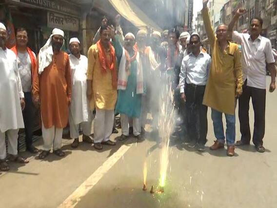 Varanasi Muslims celebrate PM Modi's win with crackers