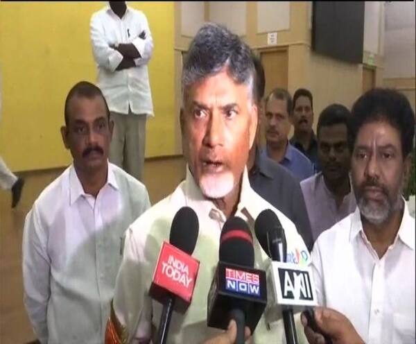 Chandrababu Naidu alleges misuse of electoral bonds, insists on 50 pc VVPAT count এক্সিট পোল সমীক্ষা প্রকাশ্যে আসার পর ইভিএম-এ কারচুপির অভিযোগ তুলে সরব অন্ধ্রপ্রদেশের মুখ্যমন্ত্রী চন্দ্রবাবু নায়ডু