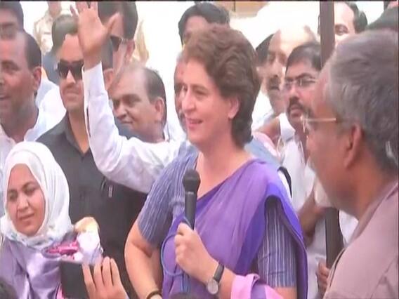 Priyanka Gandhi campaigns for Rahul in Amethi, says Smriti Irani is fake