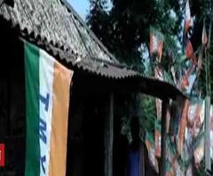 বিজেপির বিরুদ্ধে দাঁতনের খণ্ডরুই বাজারে তৃণমূলের নির্বাচনী কার্যালয়ে আগুন লাগানোর অভিযোগ, প্রতিবাদে পথ অবরোধ