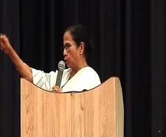 একজন যাবে, পাঁচ’শ জন তৈরি করব, তবু চোরেদের রাখব না: মমতা