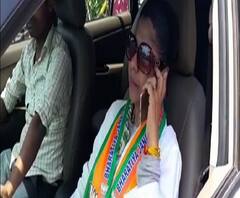 ভারতী ঘোষের কনভয় আটকাল পুলিশ, বিজেপি কর্মীদের বিক্ষোভ-অবরোধে রণক্ষেত্র হেঁড়িয়া 