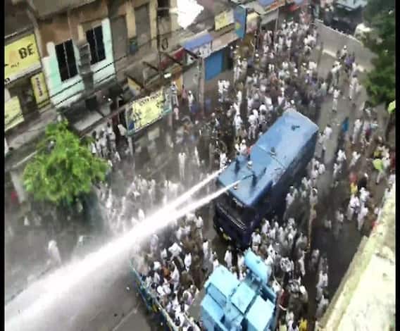 বিজেপির লালবাজার অভিযানকে কেন্দ্র করে ধুন্ধুমার, মিছিল রুখতে জলকামানের ব্যবহার, ফাটানো হল কাঁদানে গ্যাসের শেল 